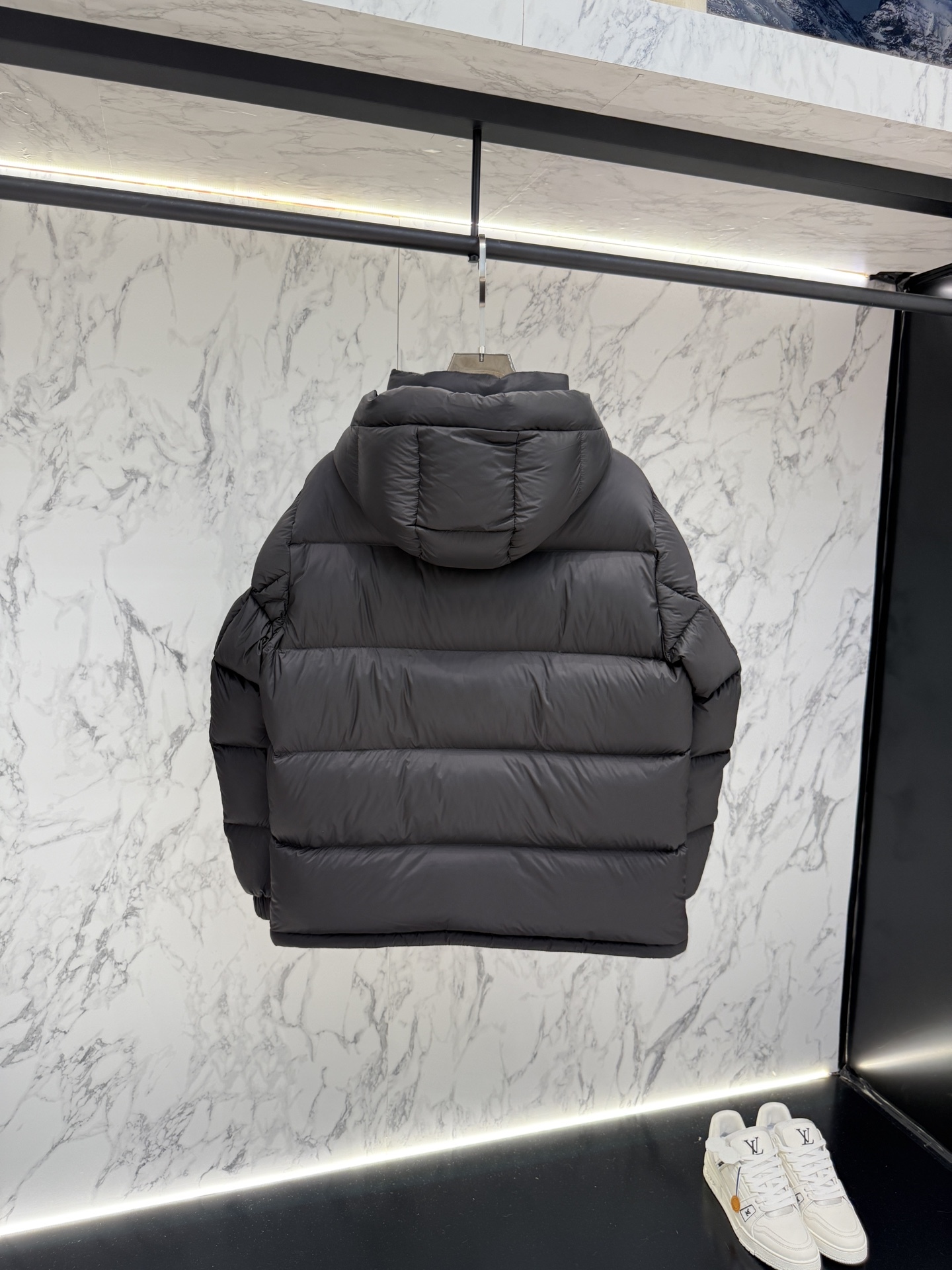 prada普拉達新款提花尼龍羽絨服金屬小標羽絨服