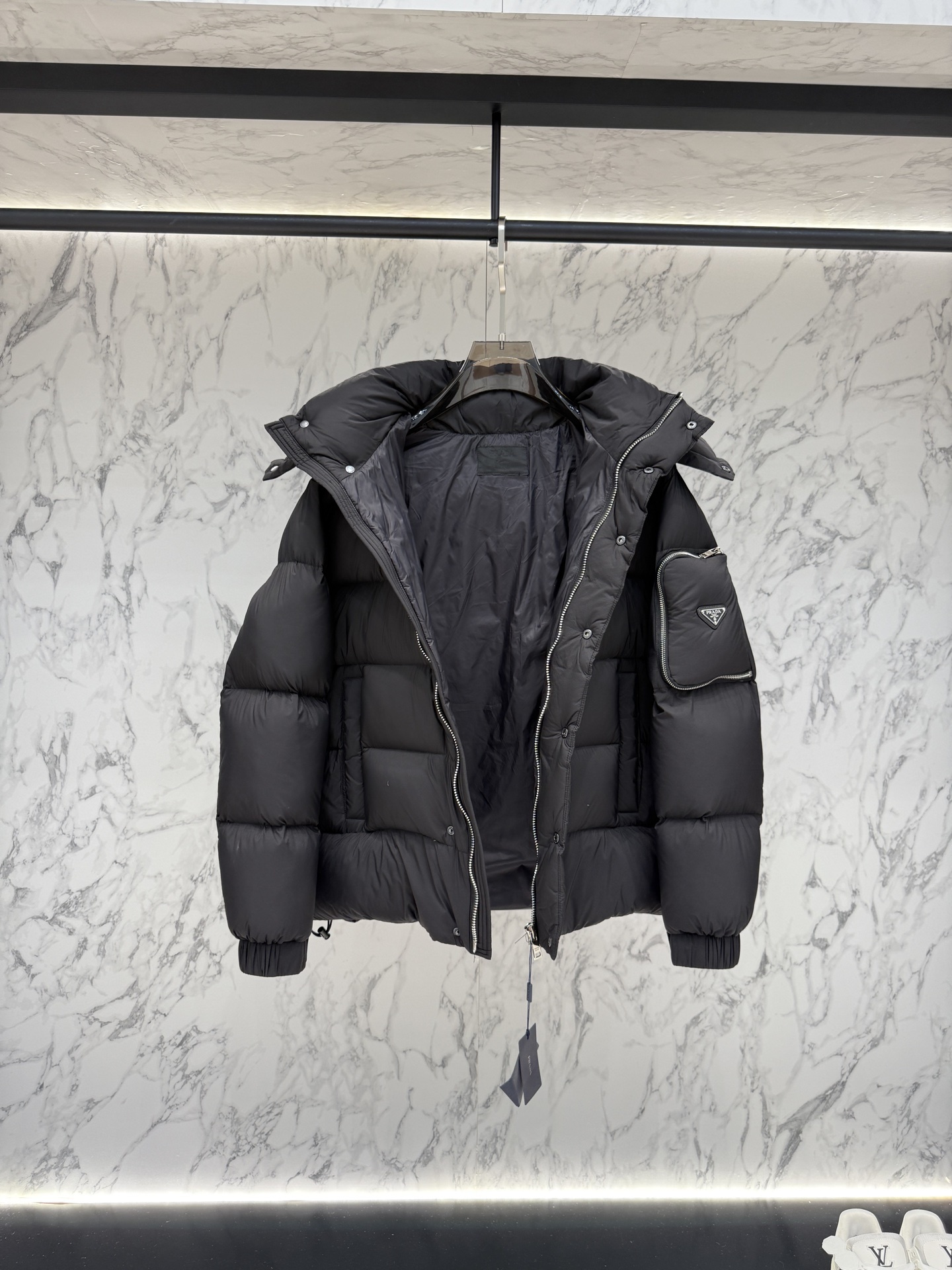 prada普拉達新款提花尼龍羽絨服金屬小標羽絨服