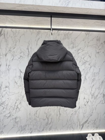 prada普拉達新款提花尼龍羽絨服金屬小標羽絨服