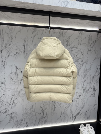 prada普拉達新款提花尼龍羽絨服金屬小標羽絨服
