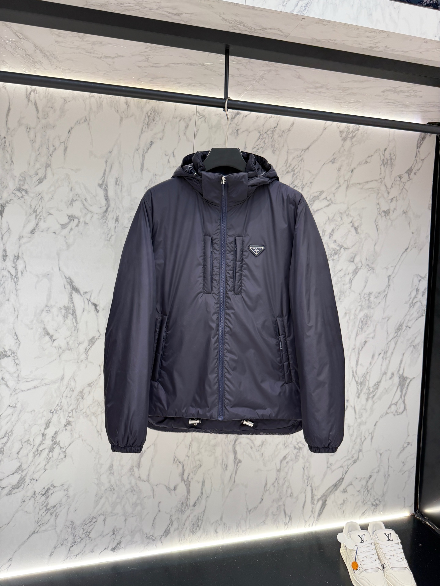 prada普拉達新款提花尼龍羽絨服金屬小標羽絨服