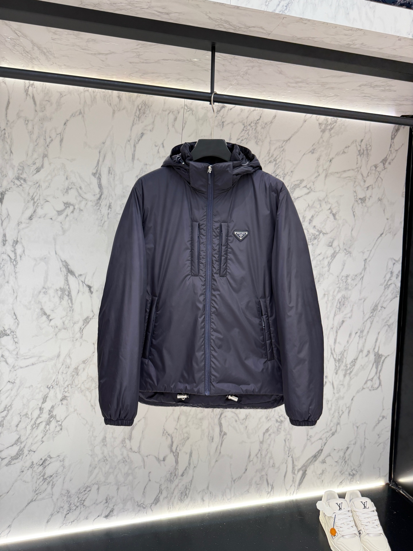 prada普拉達新款提花尼龍羽絨服金屬小標羽絨服