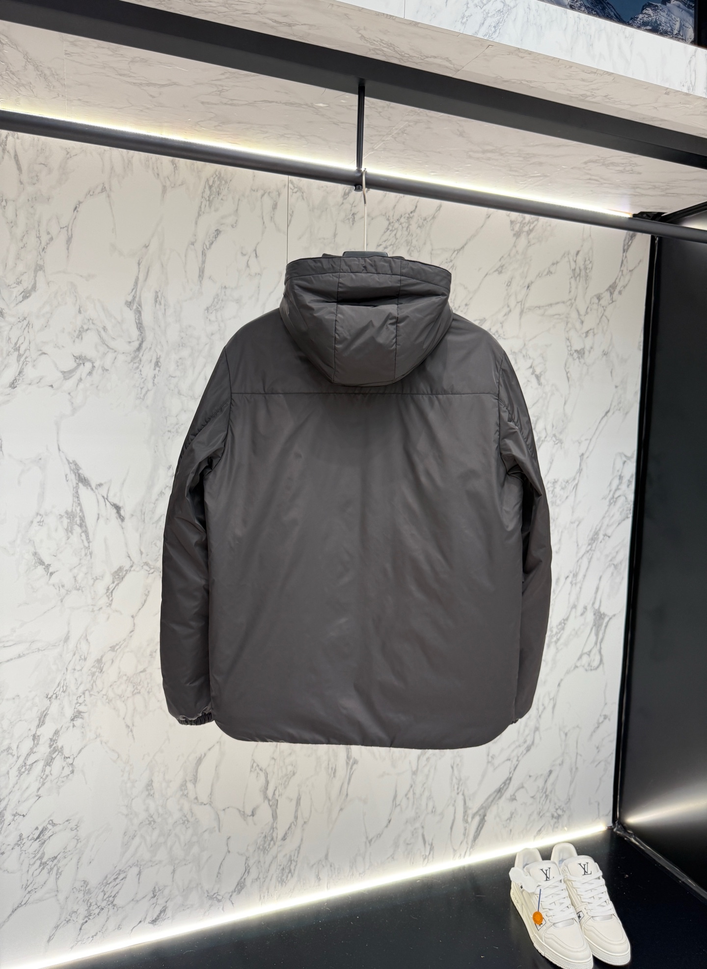 prada普拉達新款提花尼龍羽絨服金屬小標羽絨服