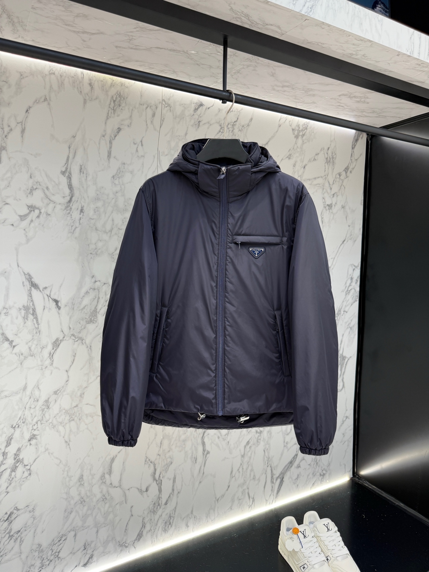 prada普拉達新款提花尼龍羽絨服金屬小標羽絨服