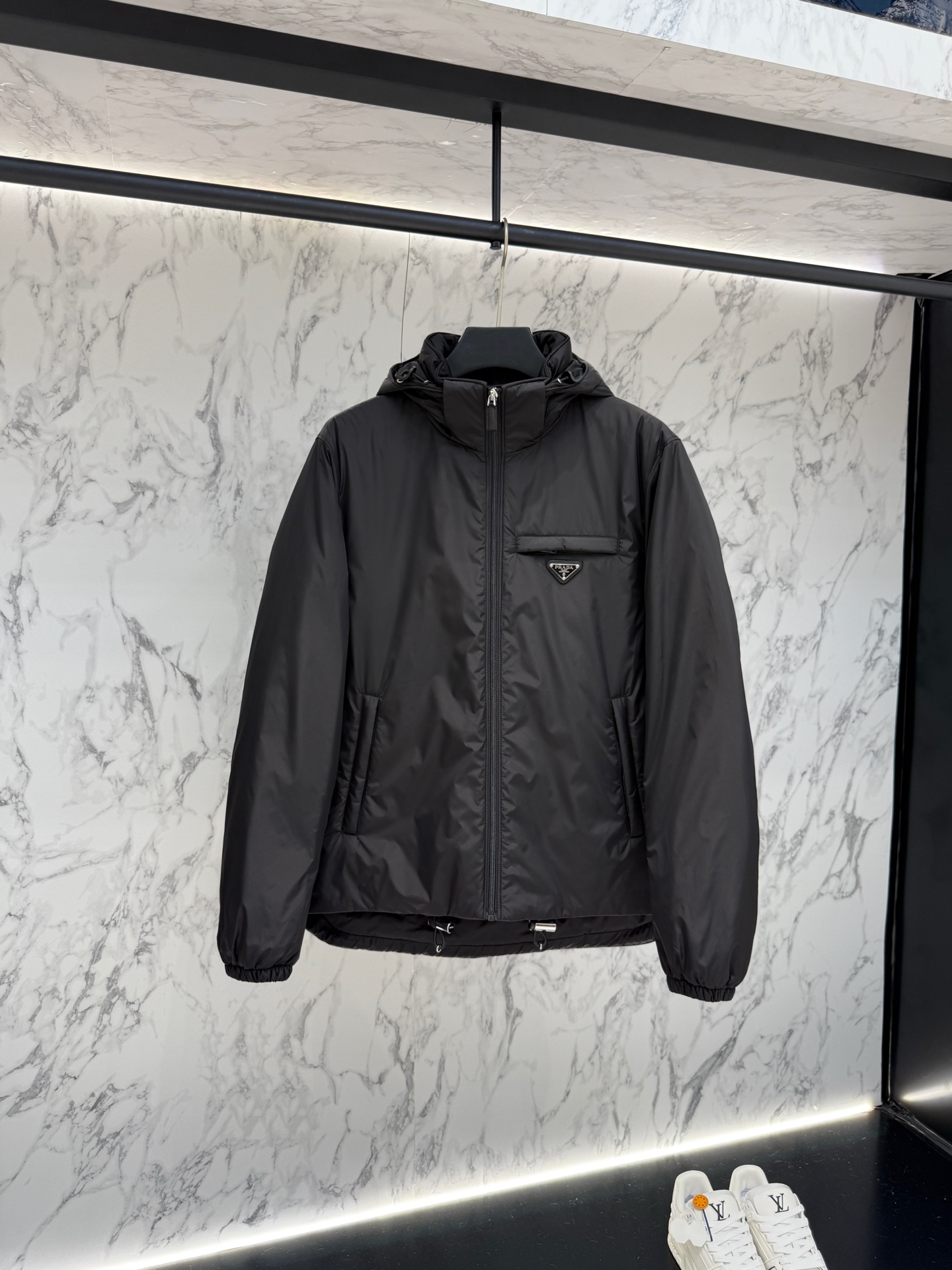 prada普拉達新款提花尼龍羽絨服金屬小標羽絨服