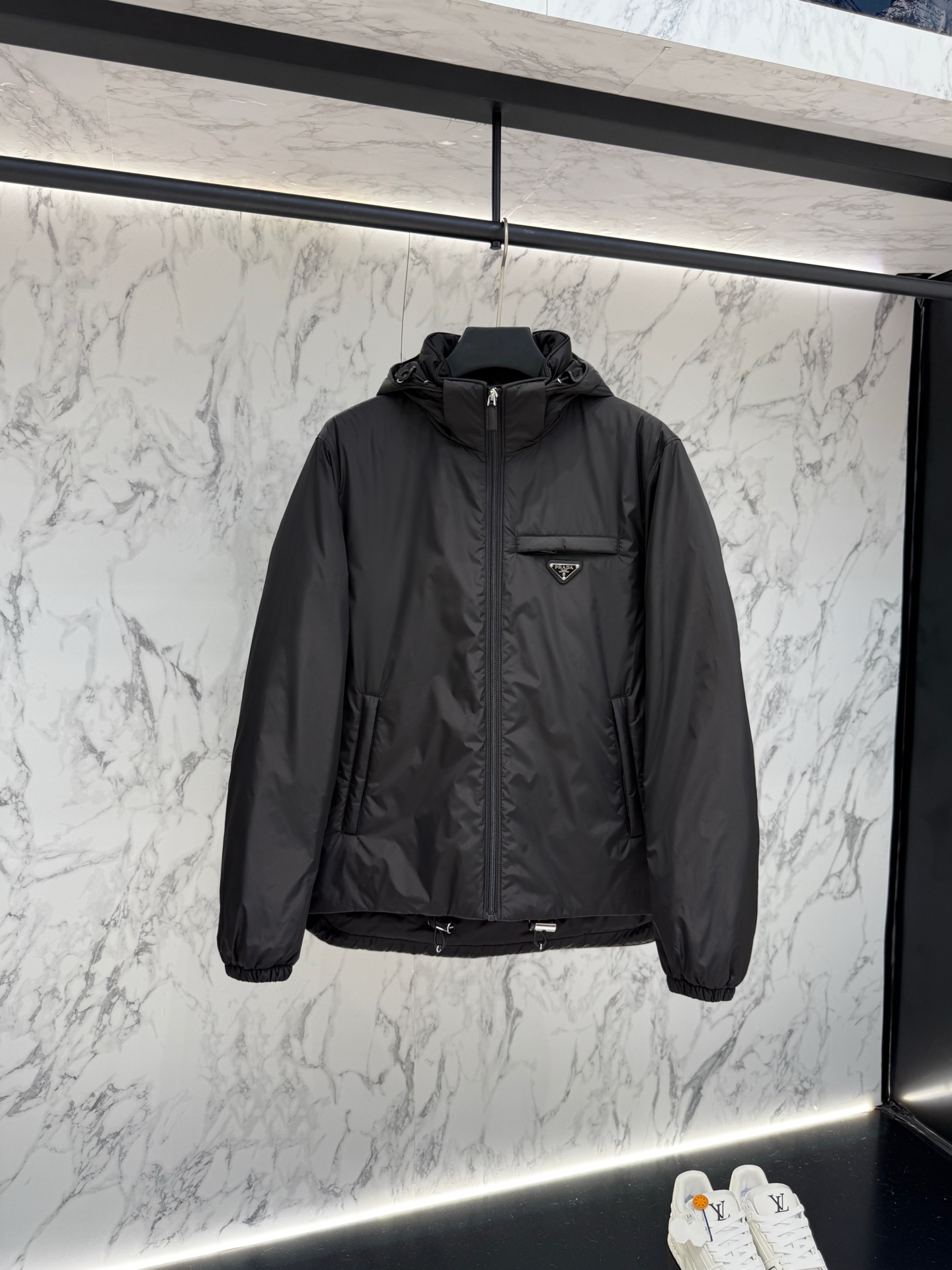 prada普拉達新款提花尼龍羽絨服金屬小標羽絨服