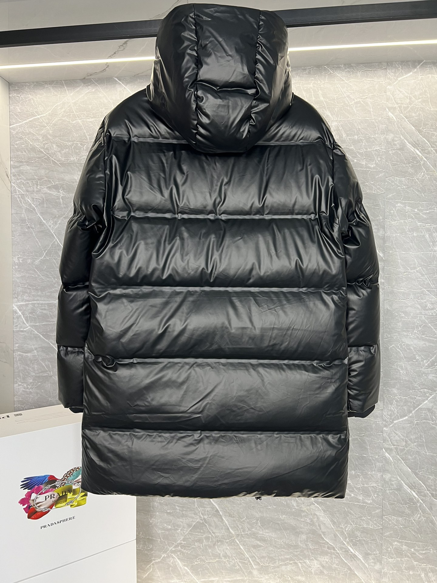  PRADA 普拉達黑科技壓膠羽絨外套