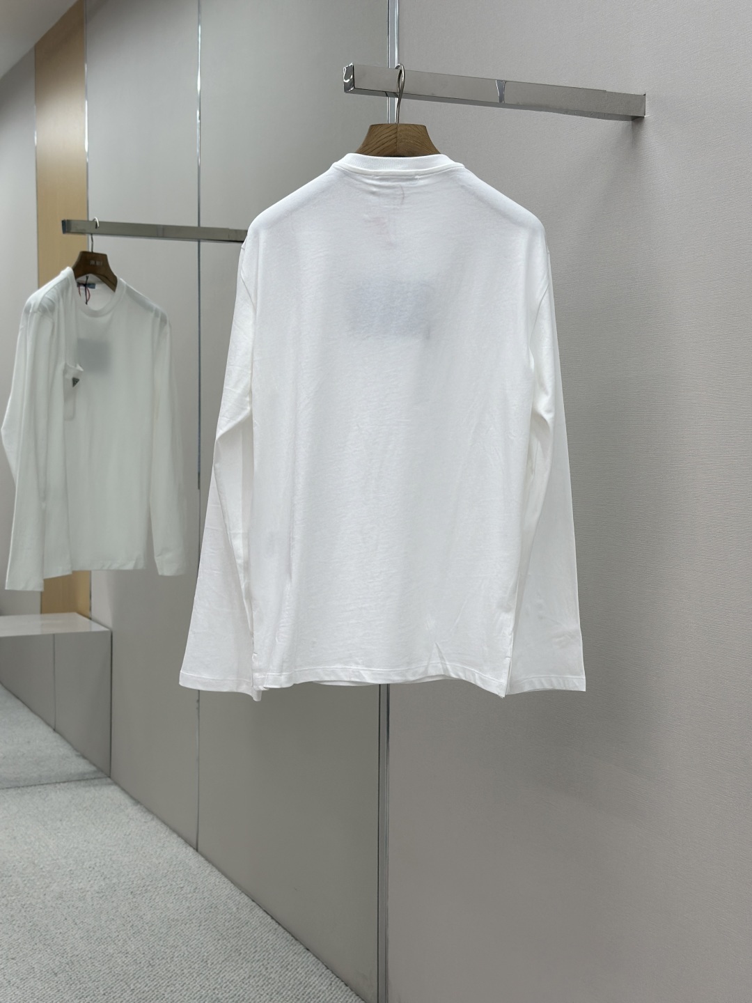 PRADA 三角標口袋長袖