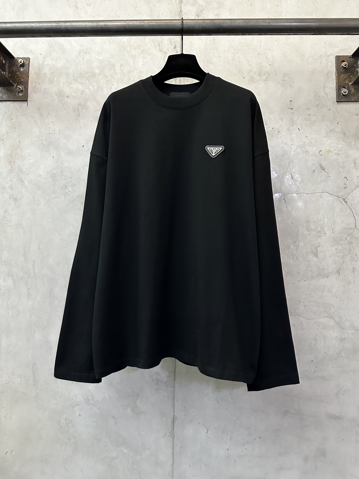 Prada 普拉達 25ss 皮牌圓領長袖T恤