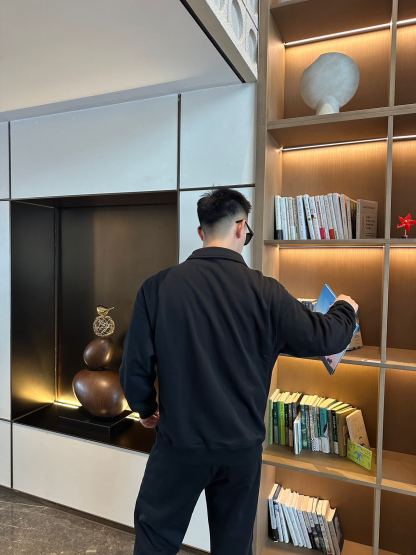 PRADA普拉達PRD 布標半拉鍊翻領POLO衛衣