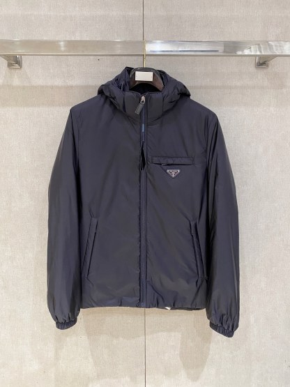 Prada 羽絨服