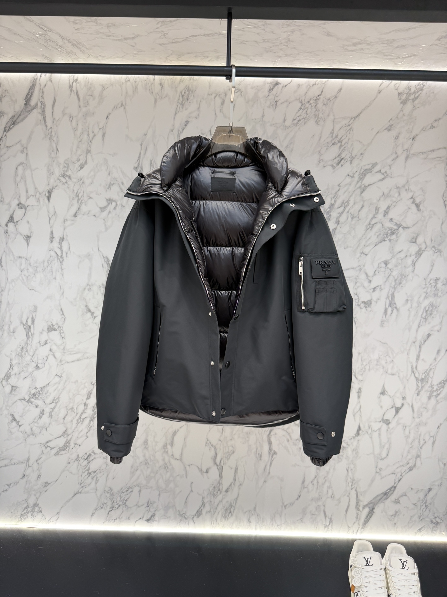 Prada 普拉達新款提花尼龍羽絨服金屬小標羽絨服