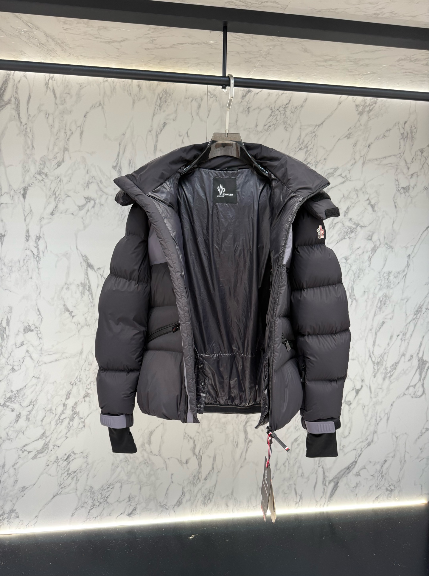Moncler 羽絨服 2025 年最新款時尚設計師款羽絨外套，