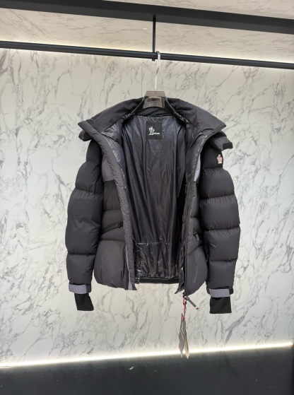 Moncler 羽絨服 2025 年最新款時尚設計師款羽絨外套，