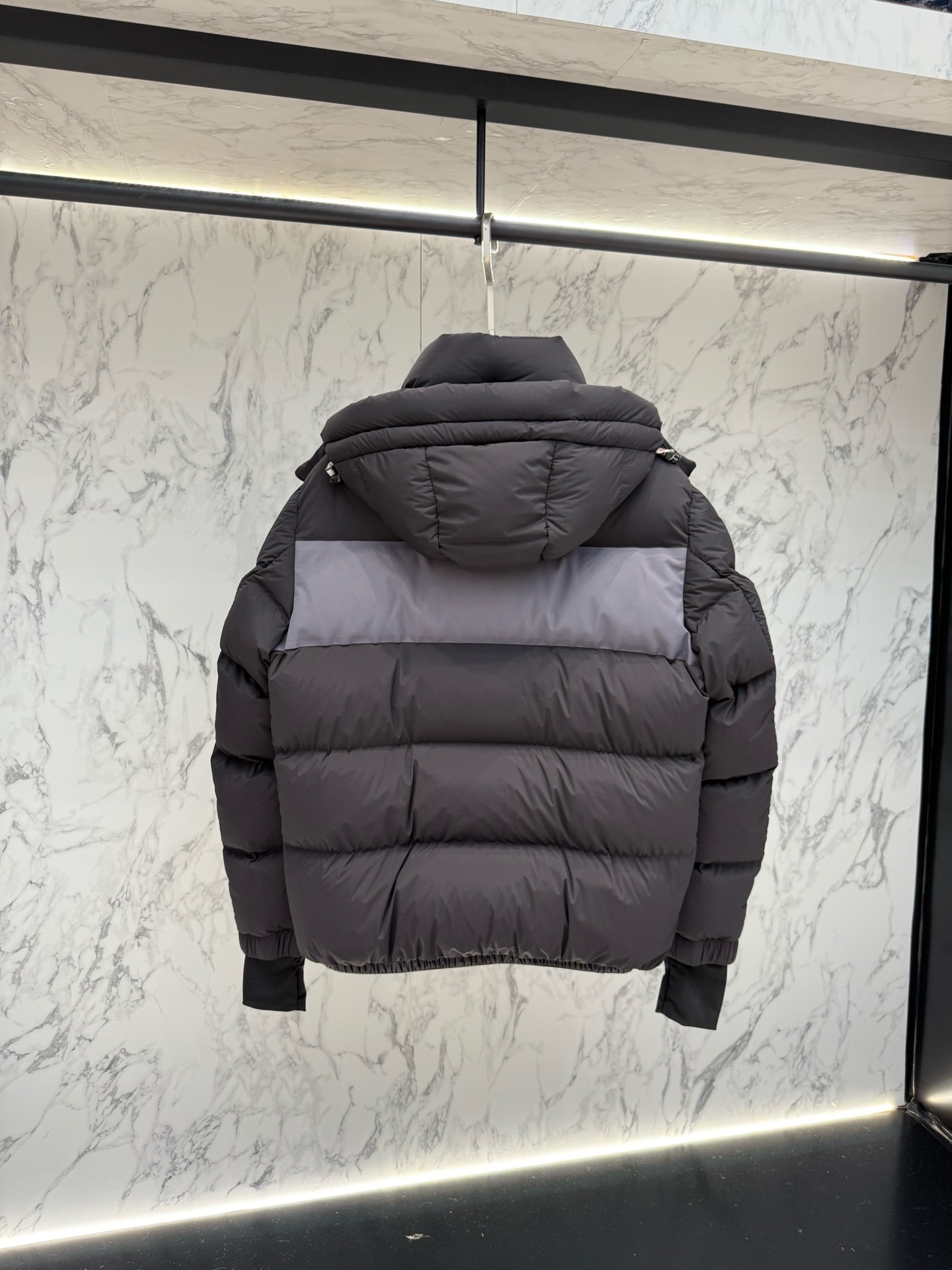 Moncler 羽絨服 2025 年最新款時尚設計師款羽絨外套，