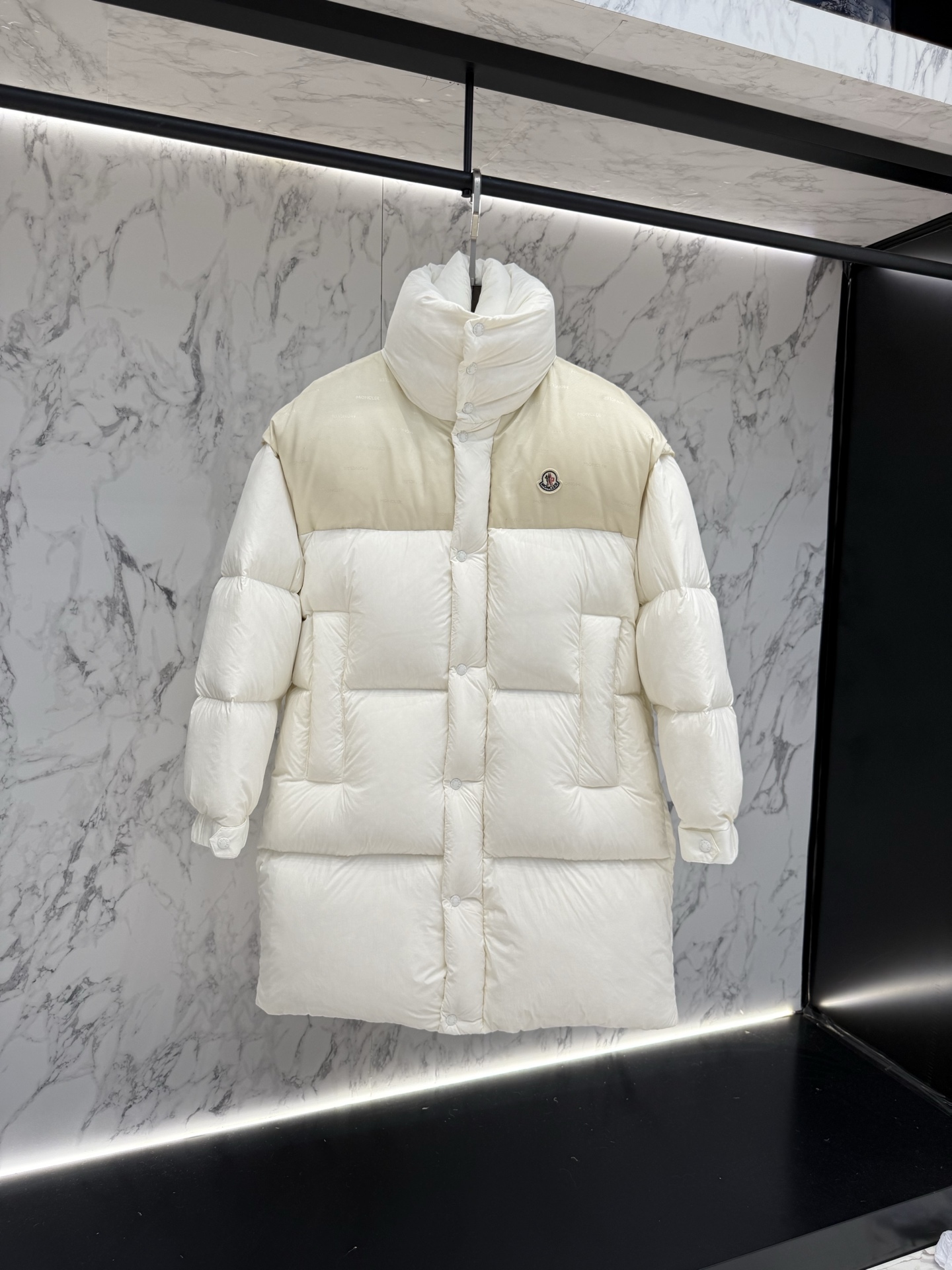 Moncler 羽絨服 2025款 羽絨外套長款（胸標）