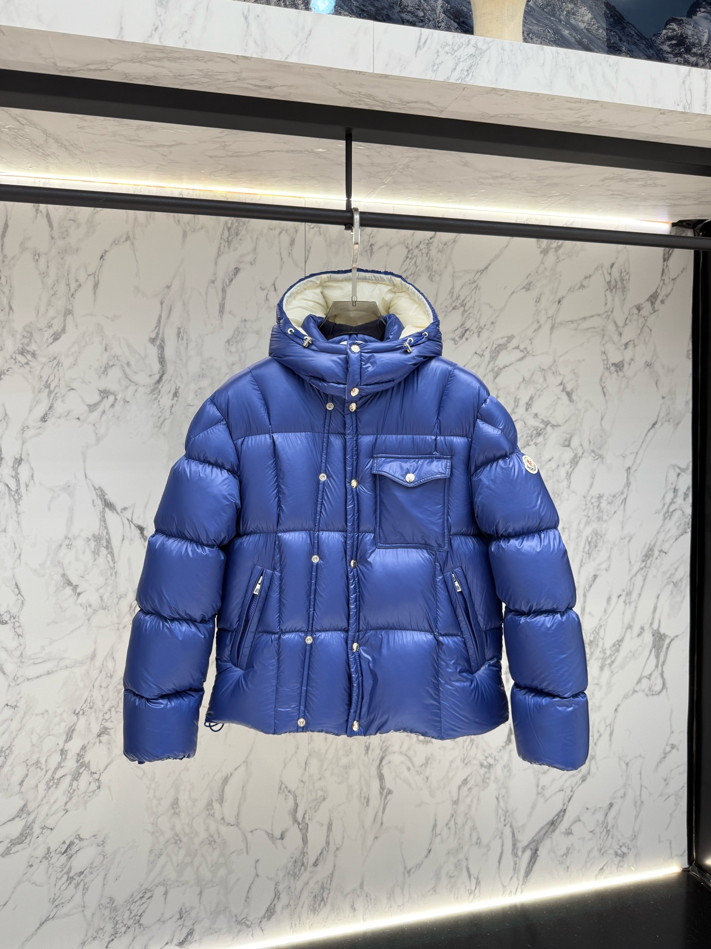 Moncler 羽絨服 2025款羽絨外套短款（袖標）