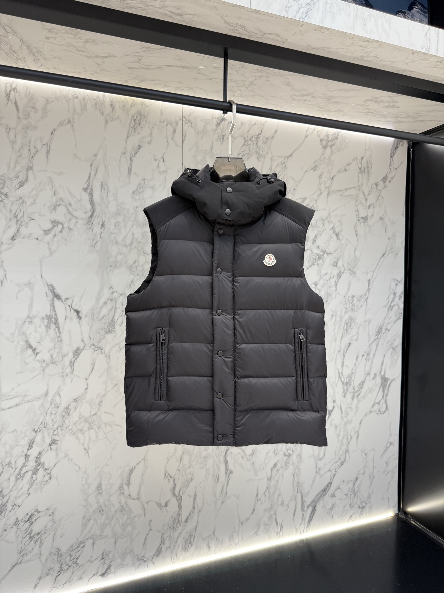 Moncler  2025款 羽絨夾克