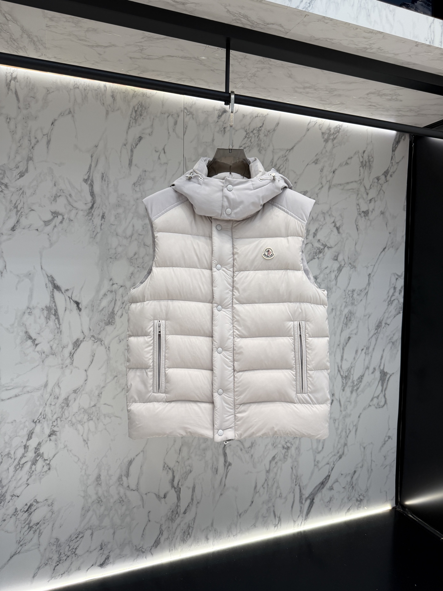 Moncler  2025款 羽絨夾克