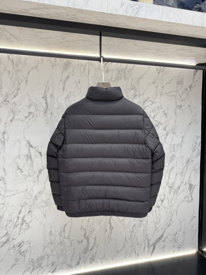 Moncler 羽絨服 2025 年最新款時尚設計師款羽絨外套