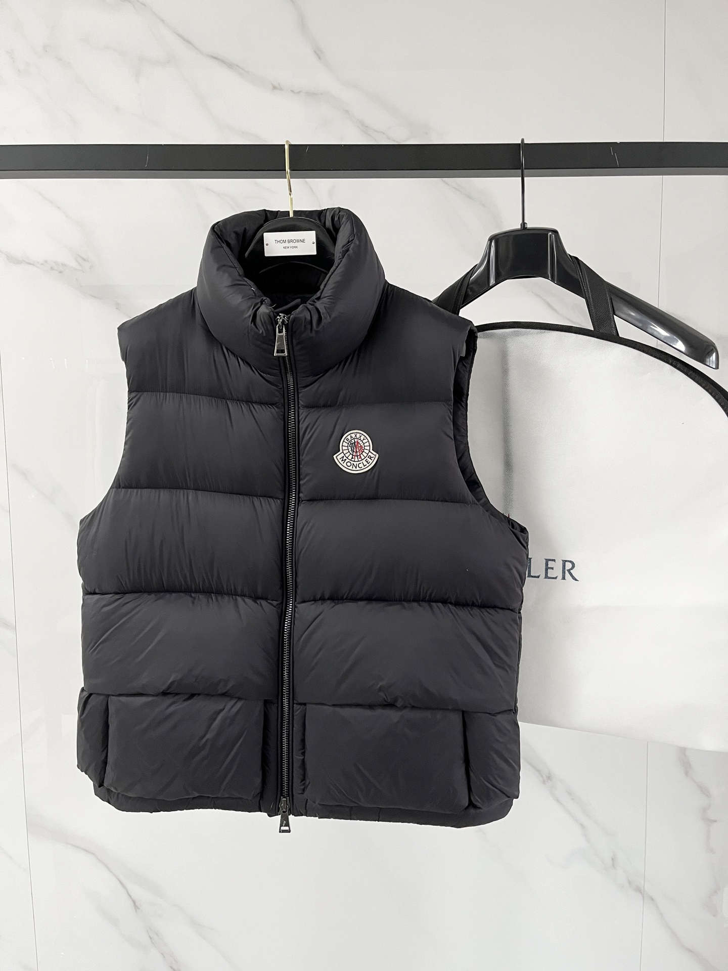 Moncler x Christopher Raxxy 明星同款