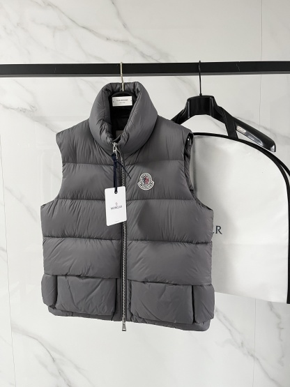 Moncler x Christopher Raxxy 明星同款