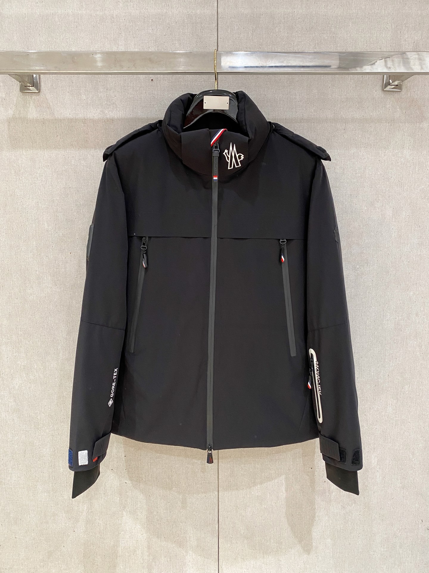Moncler / 蒙口秋冬男裝 Praz 抽繩風帽短款羽絨夾克