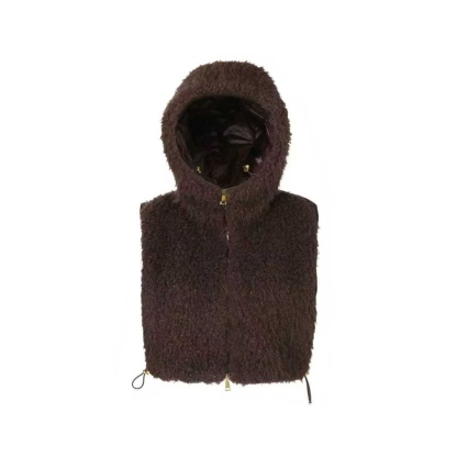 MONCLER 2025 冬日新作｜機能與柔軟交織的短款連帽羽絨馬甲