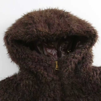 MONCLER 2025 冬日新作｜機能與柔軟交織的短款連帽羽絨馬甲