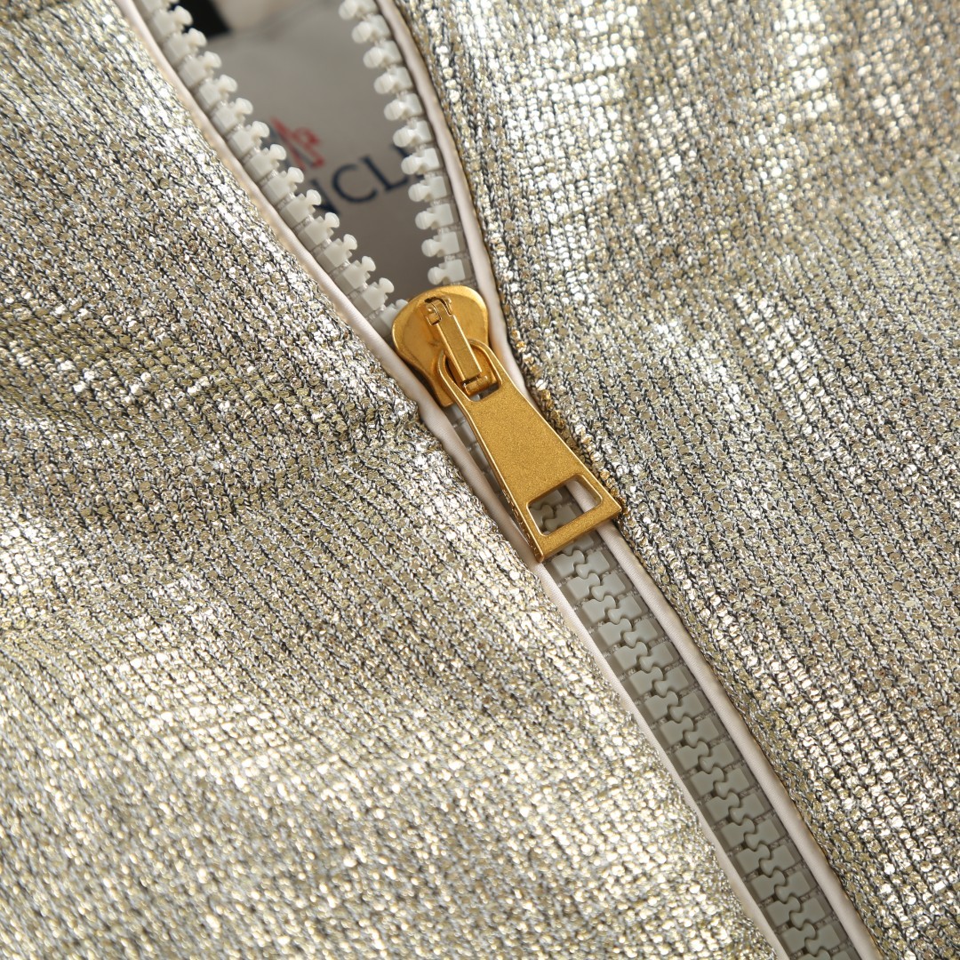 MONCLER 金絲羽絨服