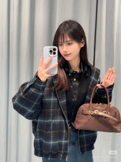 Miu Miu 24 秋冬系列绿格纹连帽棉服