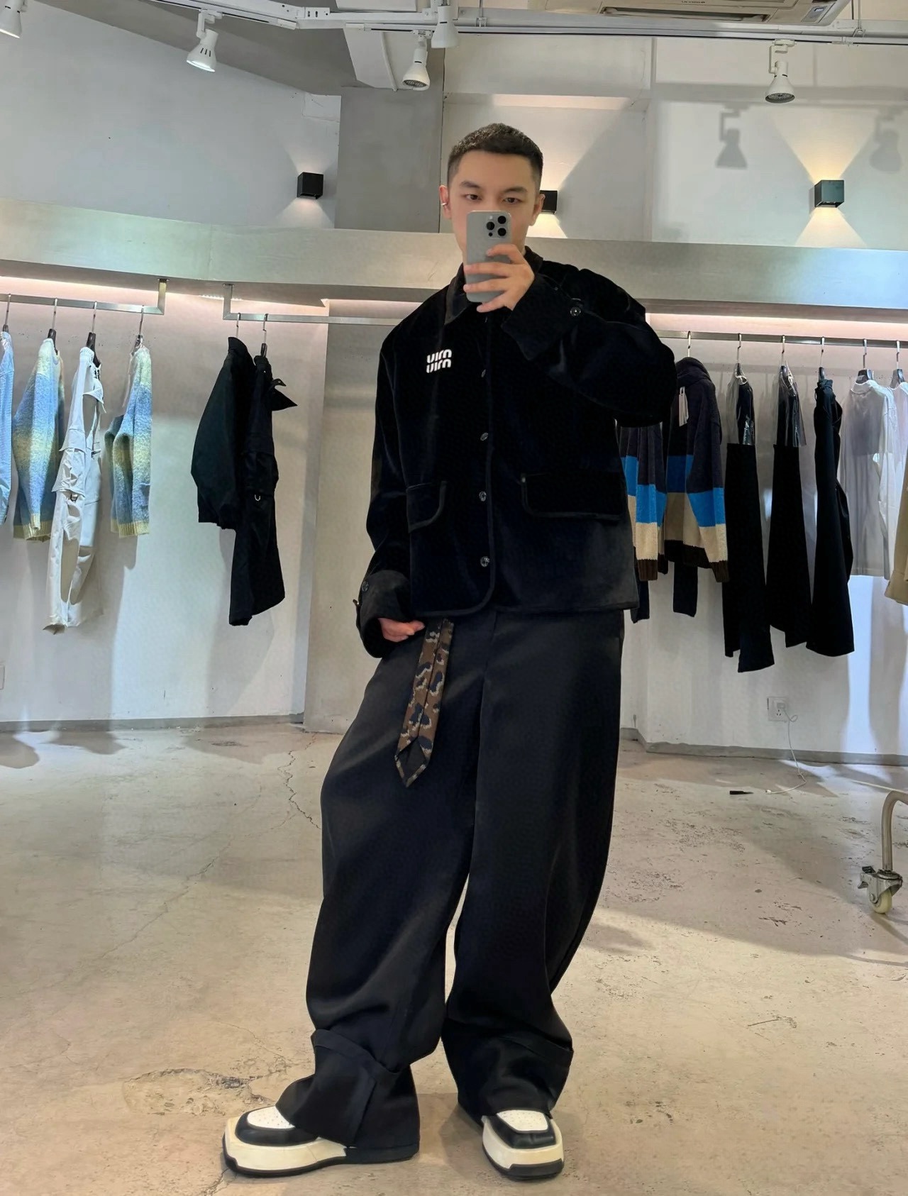 Miu Miu 24 秋冬系列丝绒拼接夹克外套