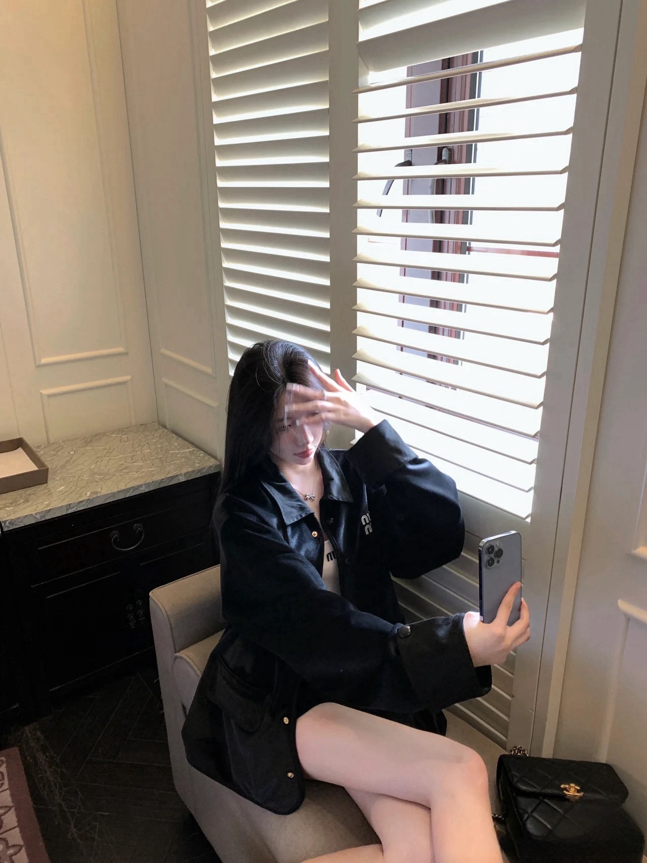 Miu Miu 24 秋冬系列丝绒拼接夹克外套