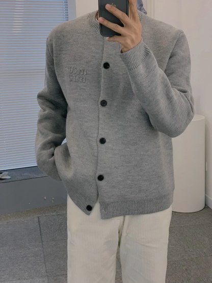 Miumiu 23FW 刺繡徽標毛線開衫