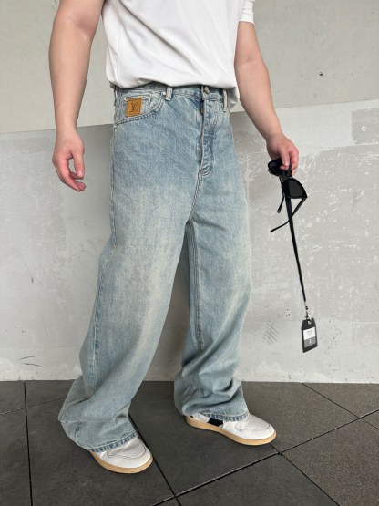 LOUIS VUITTON 線繡皮標闊腿牛仔長褲