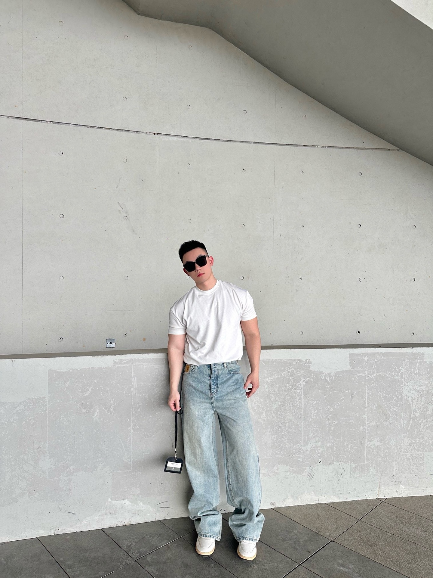 LOUIS VUITTON 線繡皮標闊腿牛仔長褲