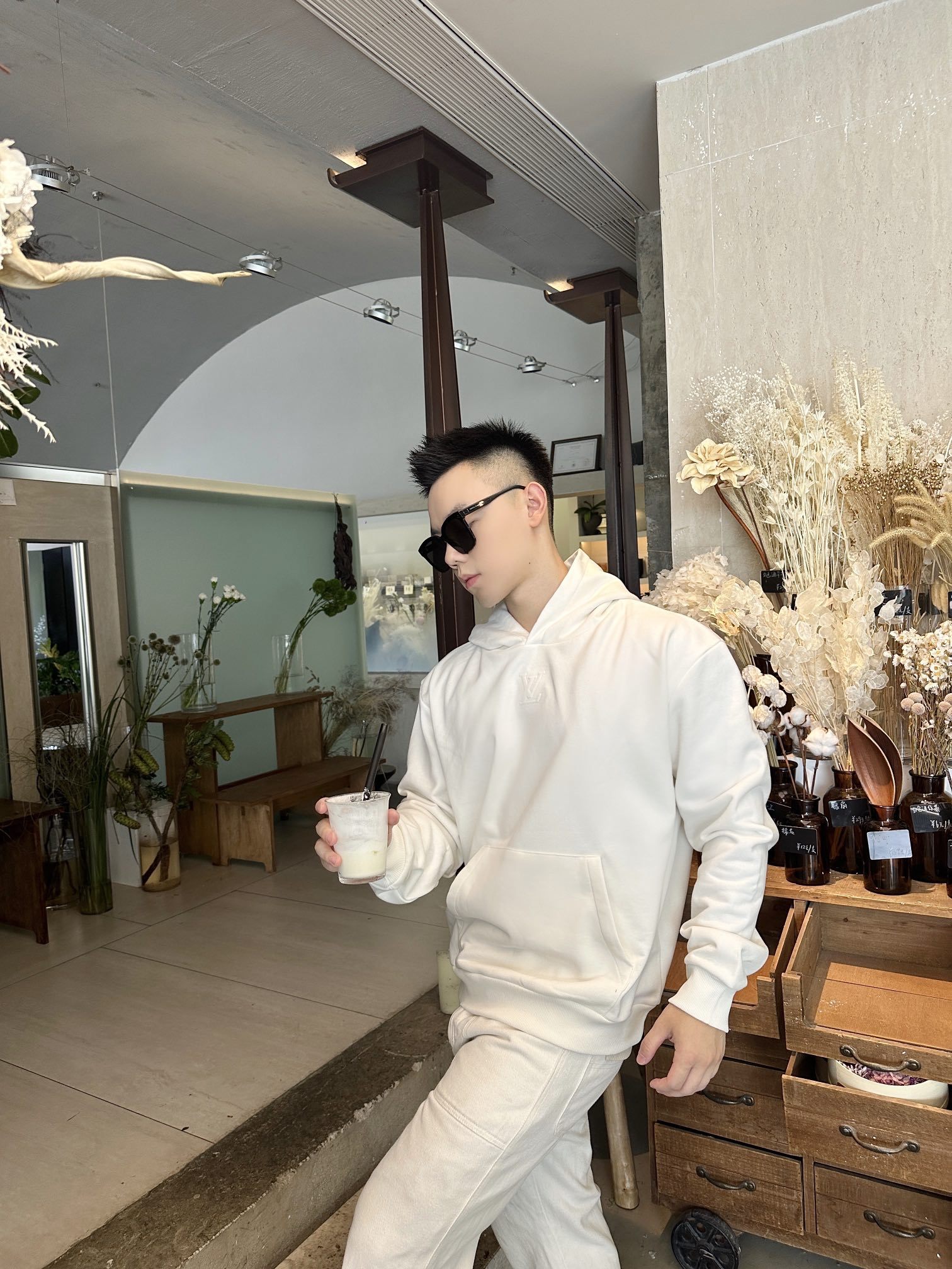 LOUIS VUITTON 標誌壓紋連帽衫