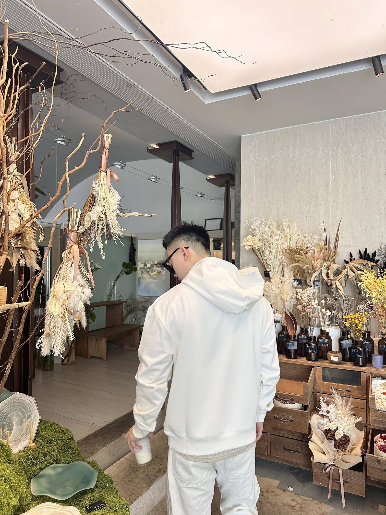 LOUIS VUITTON 標誌壓紋連帽衫