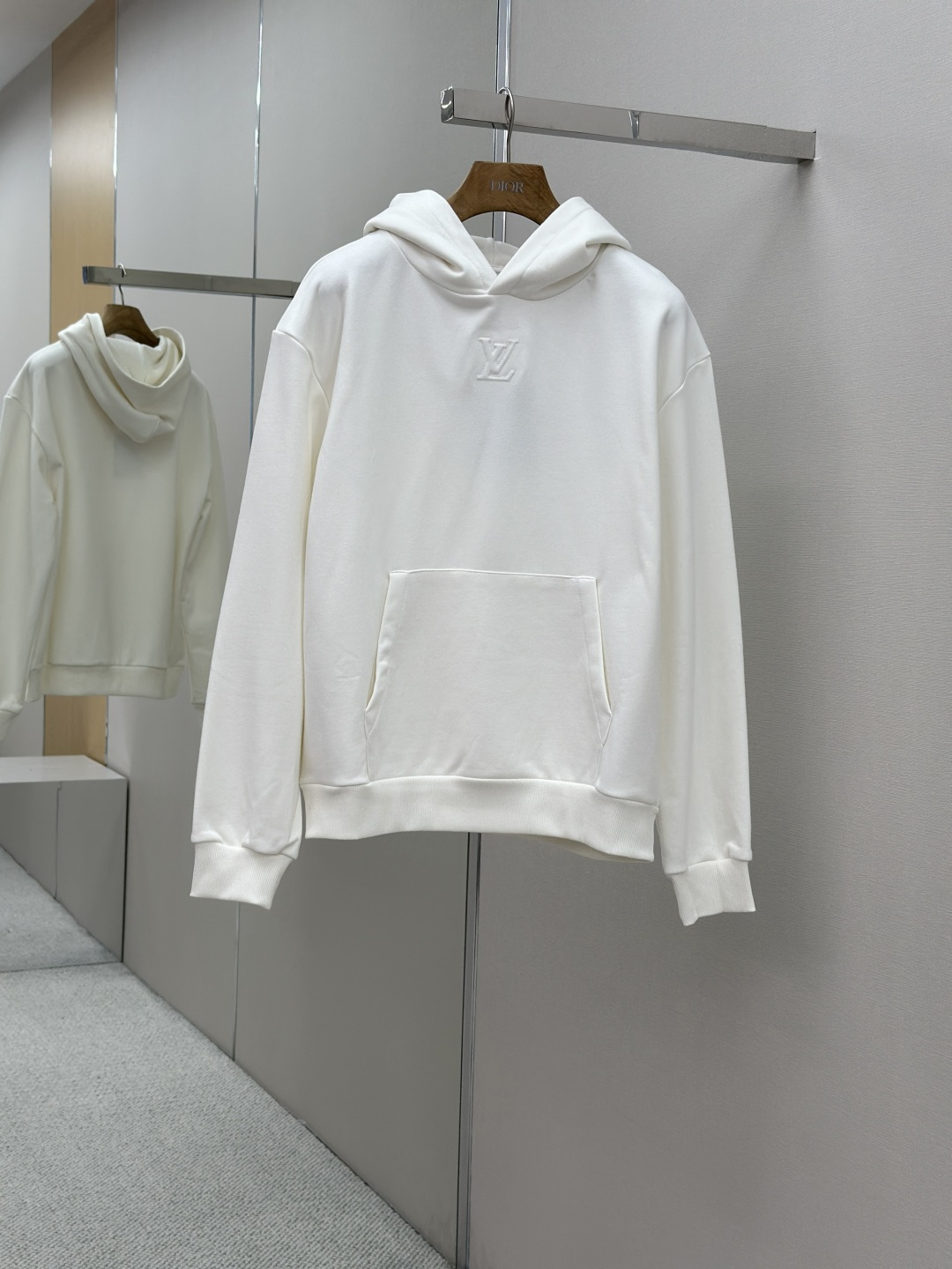 LOUIS VUITTON 標誌壓紋連帽衫