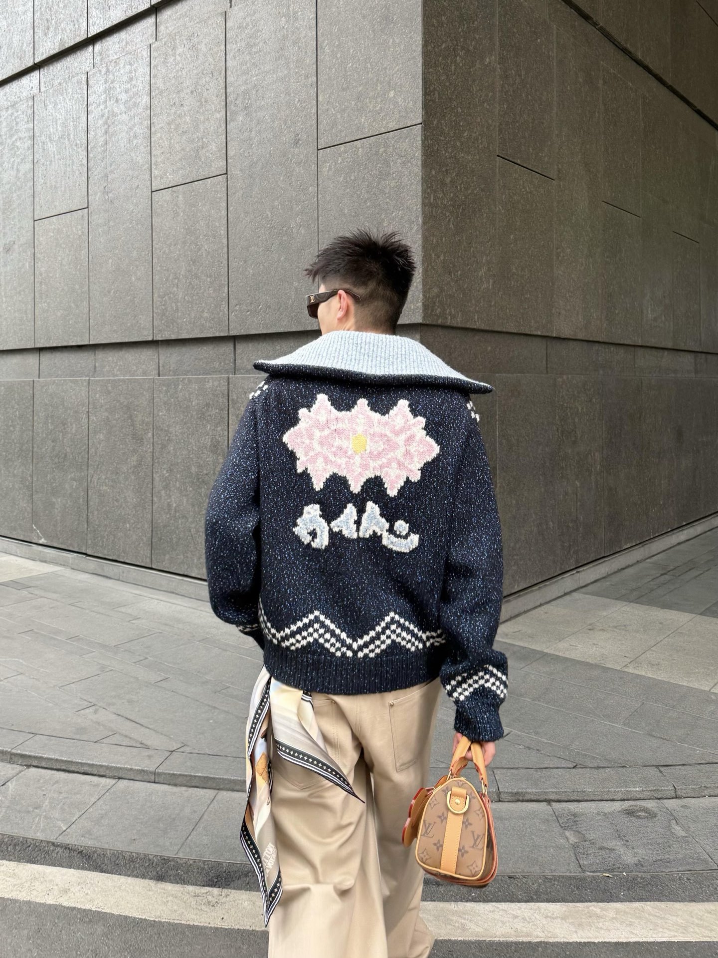 路易威登（LOUIS VUITTON）双鱼提花针织拉链外套