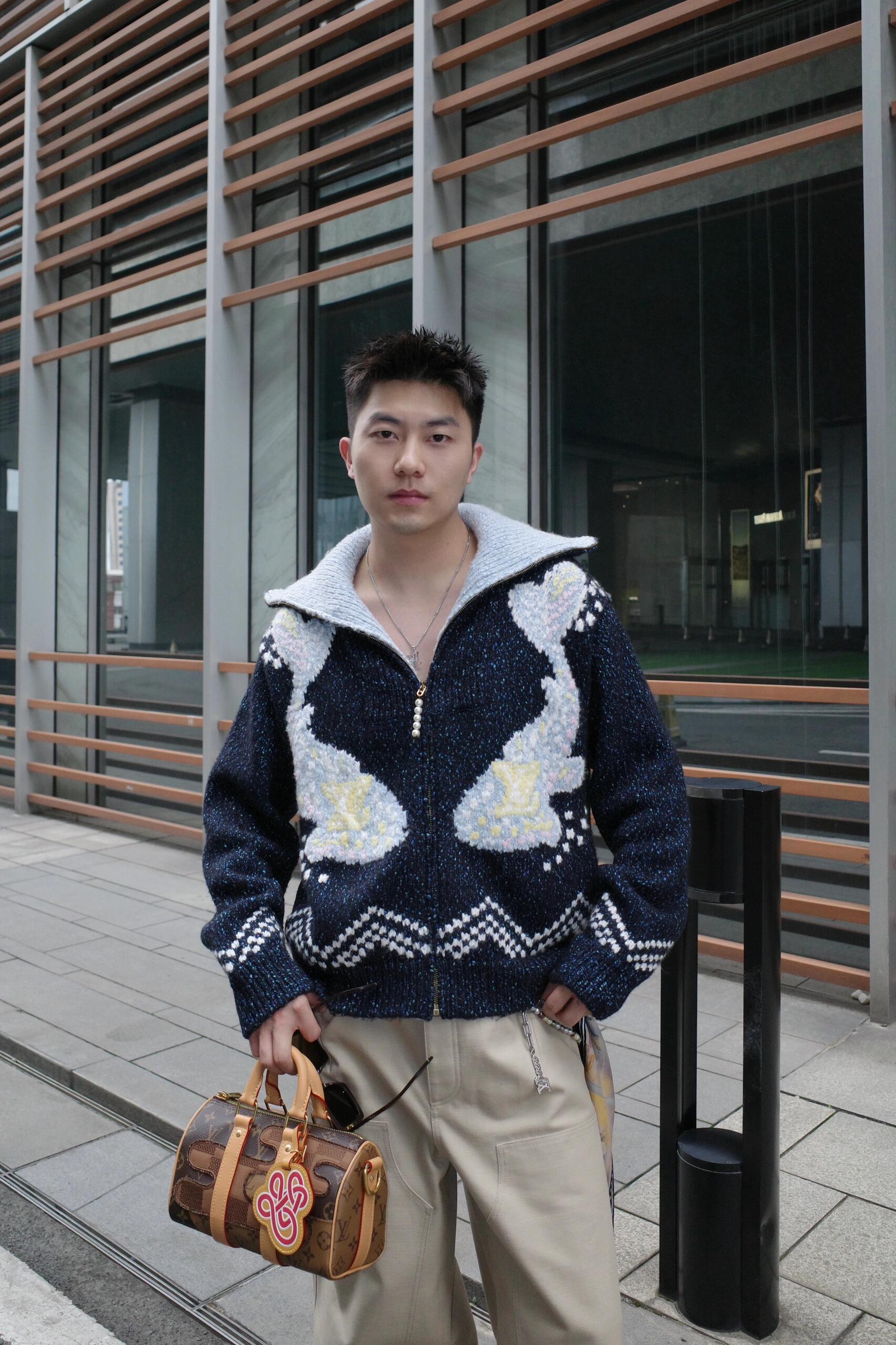 路易威登（LOUIS VUITTON）双鱼提花针织拉链外套