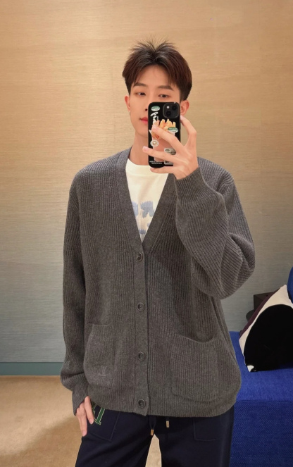 LOUIS VUITTON 刺繡標識羊毛開衫