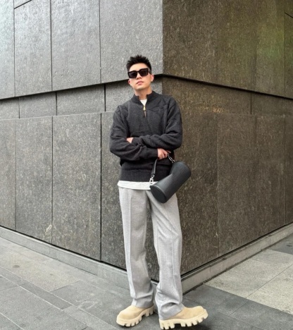 LOUIS VUITTON 嵌花暗紋拉鍊 POLO 衛羊毛衫