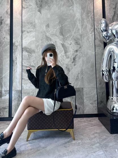 LOUIS VUITTON 嵌花暗紋拉鍊 POLO 衛羊毛衫