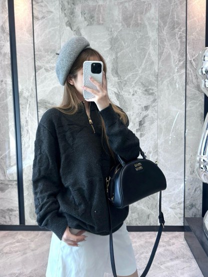 LOUIS VUITTON 嵌花暗紋拉鍊 POLO 衛羊毛衫