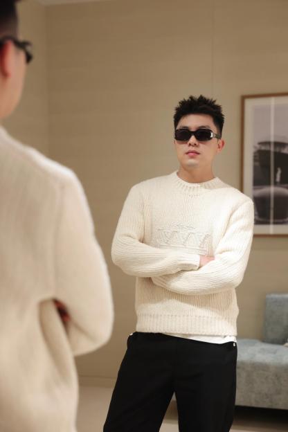 LOUIS VUITTON 刺繡珍珠徽標針織衫