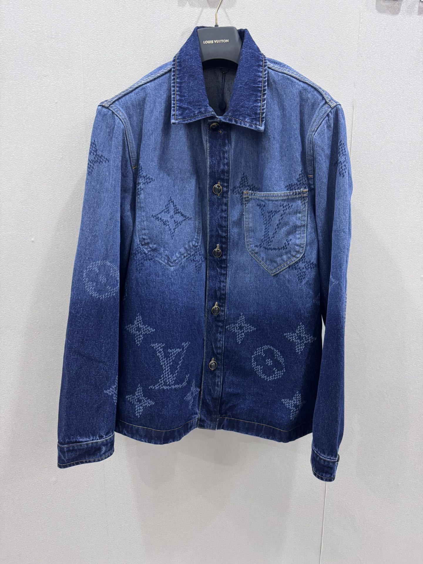 LV SS26 藍色燒花牛仔翻領單排扣長袖夾克外套