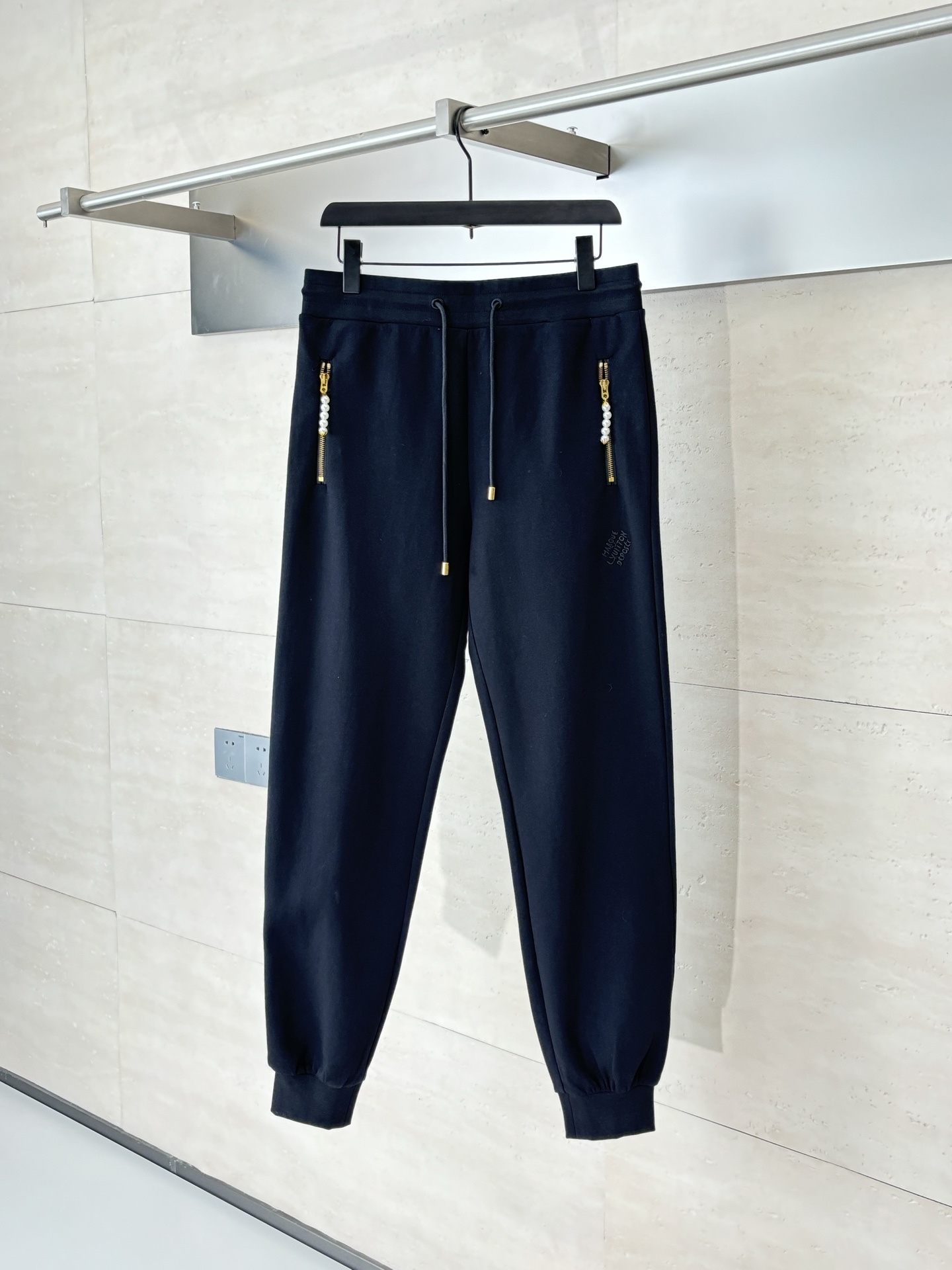 LV / 路易 珍珠吊墜長褲