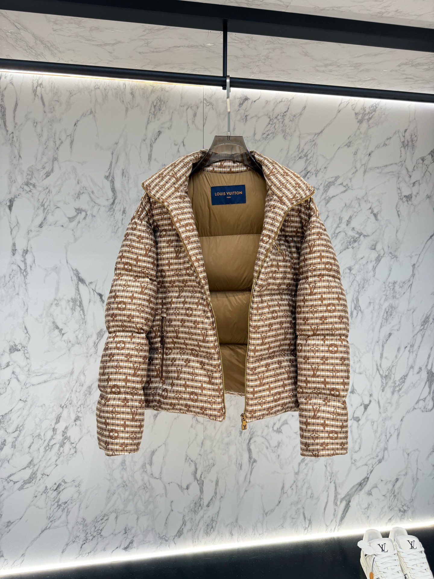 LV 頂級版本羽絨服 2025 最新款時尚設計師款羽絨外套