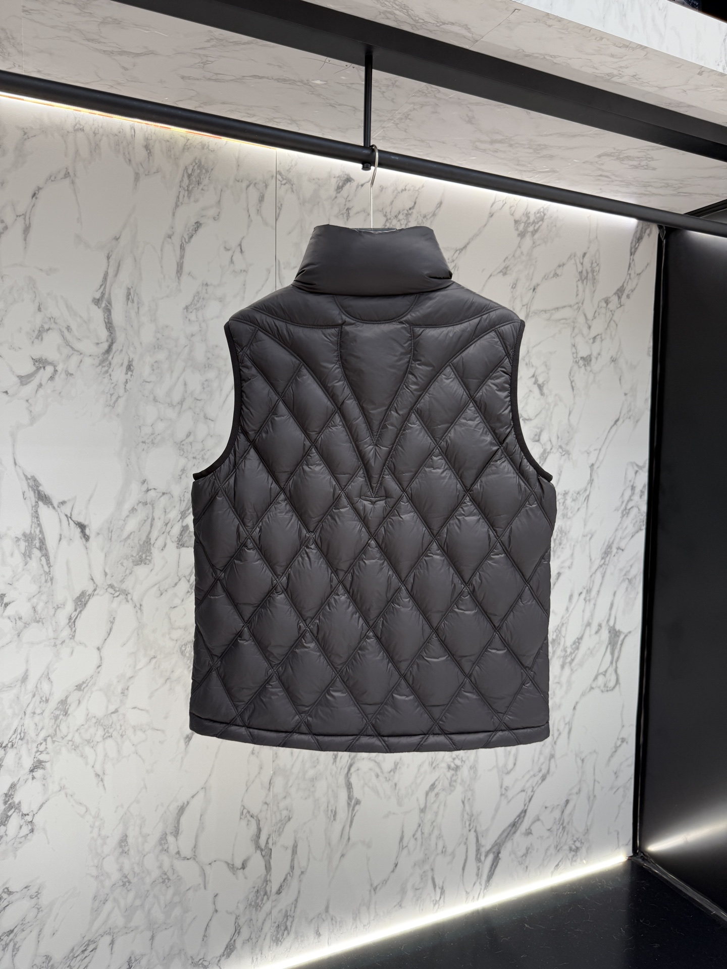 LV 頂級版本羽絨服 2025 最新款時尚設計師款羽絨夾克